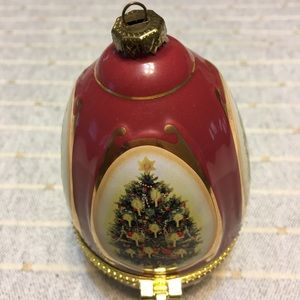 Christmas ornament 4 1/2 “ high about 3” wide plays Silent Night